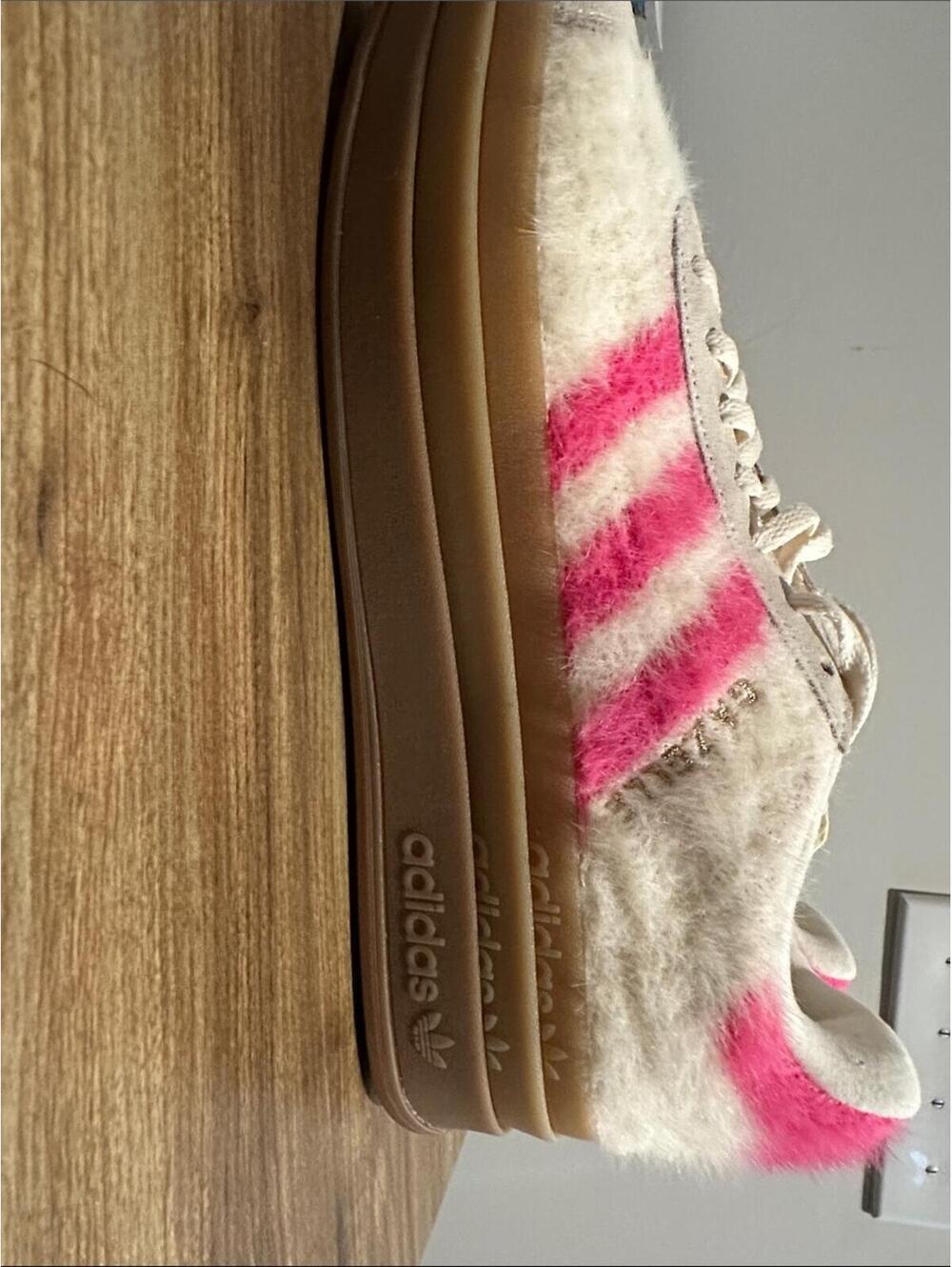 adidas Women’s Cream Sneakers with Pink Stripes - Furry Gazelle Style - Picture 2 of 5